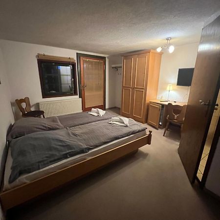 Hotel Erfurter Kreuz Kirchheim  Esterno foto