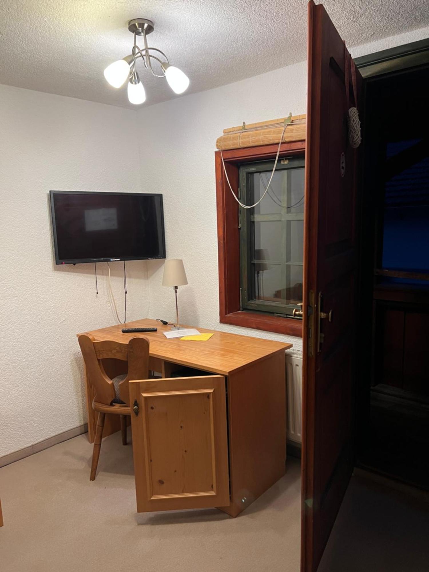Hotel Erfurter Kreuz Kirchheim  Esterno foto