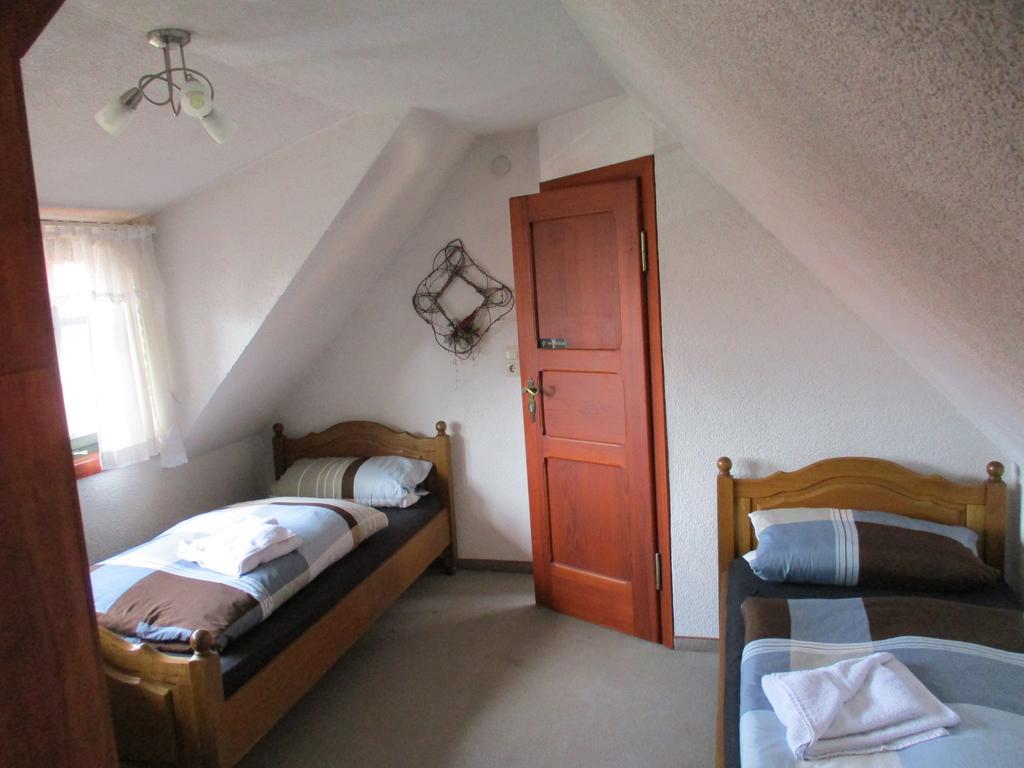 Hotel Erfurter Kreuz Kirchheim  Esterno foto